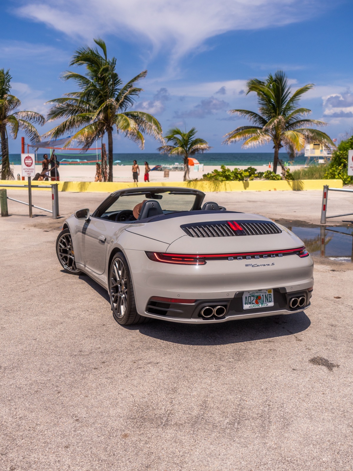 how much does it cost to rent a sports car