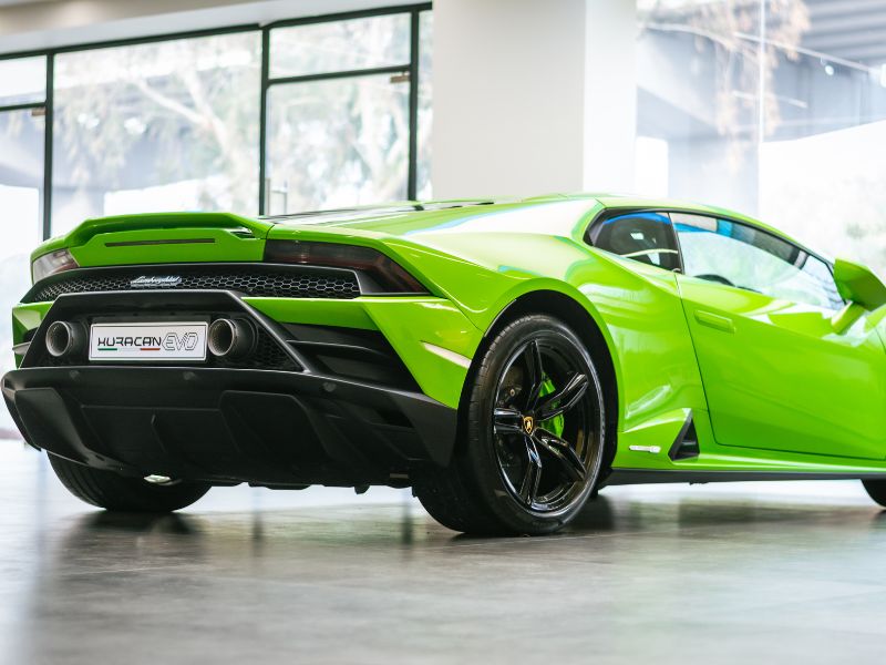 how much is it to rent a lamborghini