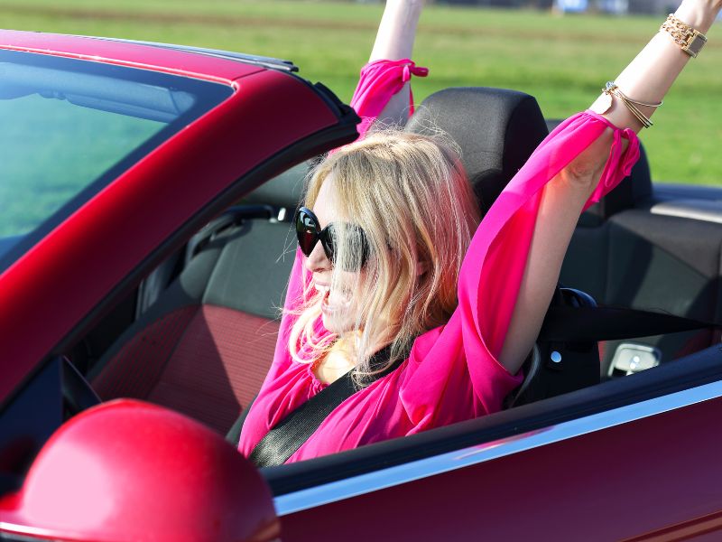how much is it to rent a luxury car